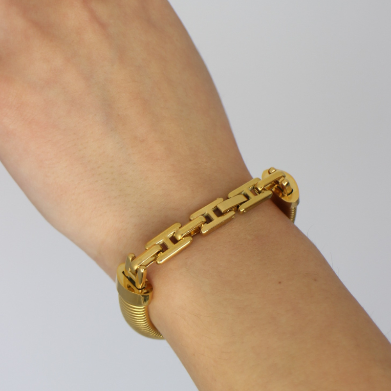 anuja tolia off the chain gold bracelet